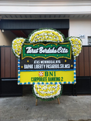 Papan Bunga Duka di Medan Kota